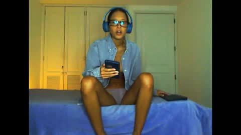 Snapshot of onlybecca chatting on March 1, 2026, 3:41 am Only Becca online show from March 1, 2026, 3:41 am