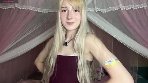 Snapshot of onlyeva1 chatting on May 14, 2026, 8:43 am Eva online show from May 14, 2026, 8:43 am