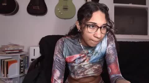 Duo online show from February 9, 2025, 6:33 am