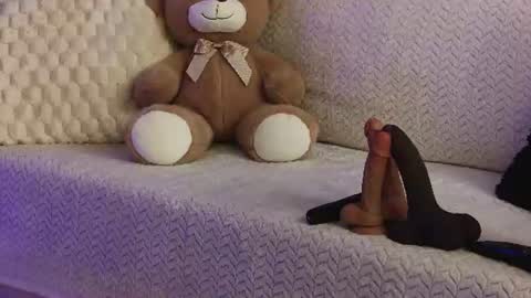 Xandra online show from July 6, 2026, 4:31 am