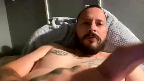 onmyway2u2 online show from October 14, 2025, 8:48 am