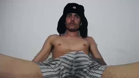 onzas_ online show from September 24, 2025, 10:24 pm