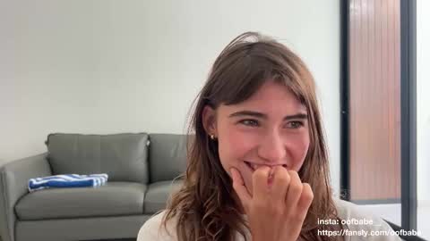 Helen online show from December 3, 2025, 10:08 pm