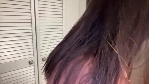 Miss Girly online show from November 20, 2025, 8:36 am