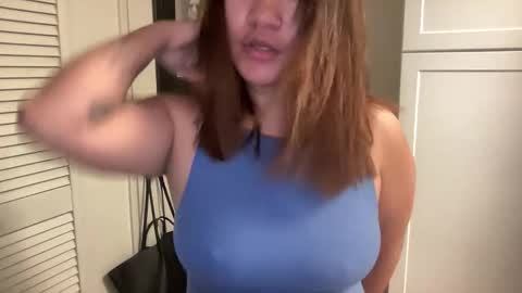 Miss Girly online show from December 4, 2025, 7:39 am