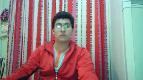 oomaurooo online show from December 18, 2024, 6:32 am