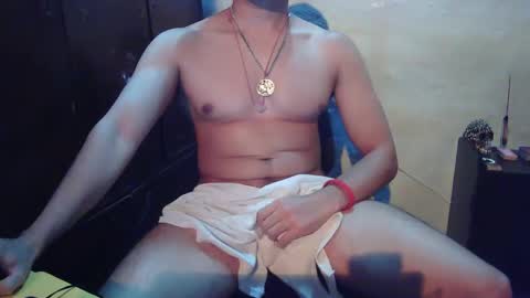 oomaurooo online show from October 14, 2025, 4:13 am