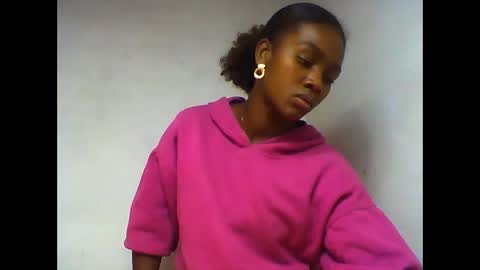 Snapshot of oooorazanasoa chatting on June 11, 2026, 9:07 am oooorazanasoa online show from June 11, 2026, 9:07 am