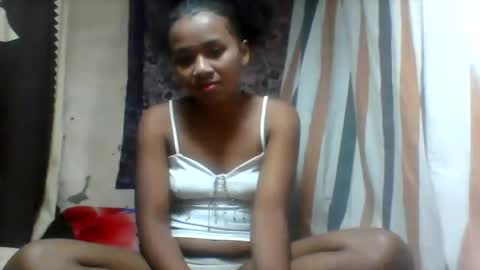 oooozafiette online show from July 11, 2026, 9:45 am