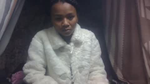 oooozafiette online show from July 20, 2026, 7:11 am