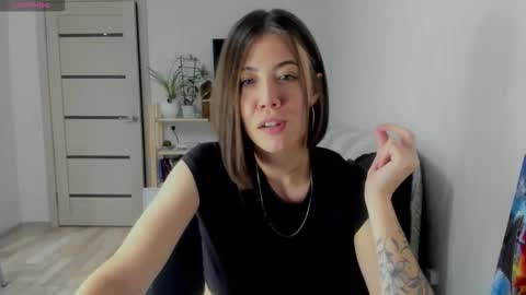 Snapshot of oops_britney chatting on September 29, 2025, 8:13 pm Britney online show from September 29, 2025, 8:13 pm