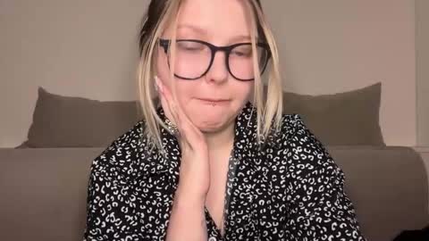 Ophelia online show from March 5, 2026, 9:33 pm