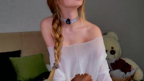 Ophelia online show from April 16, 2026, 9:39 pm