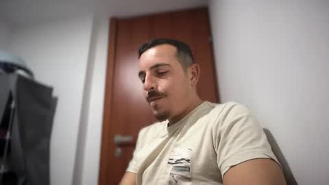 Snapshot of or690 chatting on November 22, 2025, 9:25 pm or online show from November 22, 2025, 9:25 pm