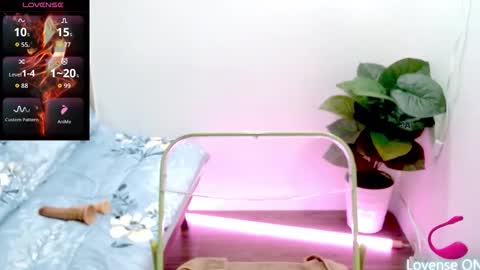 Snapshot of orchid18 chatting on November 25, 2025, 6:46 am Candy online show from November 25, 2025, 6:46 am