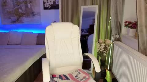 Eve Voss online show from November 21, 2025, 6:39 pm