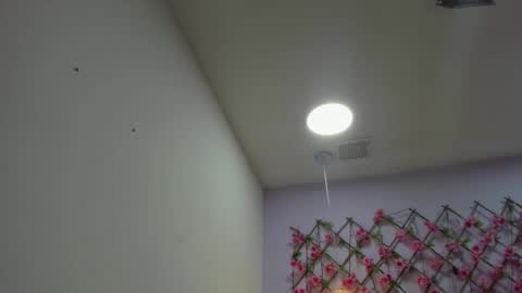Snapshot of oriana_guzman chatting on March 6, 2025, 12:09 pm Miss Guzman online show from March 6, 2025, 12:09 pm