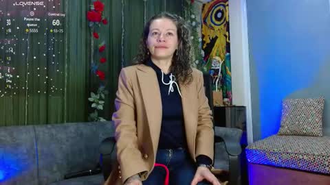 Snapshot of oriana_thomson2 chatting on January 7, 2026, 11:01 am Oriana online show from January 7, 2026, 11:01 am