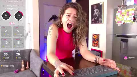 Snapshot of oriana_thomson2 chatting on January 10, 2026, 2:41 pm Oriana online show from January 10, 2026, 2:41 pm