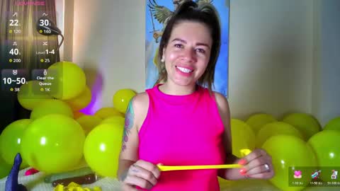Snapshot of oriana_thomson2 chatting on May 14, 2026, 5:58 am Oriana online show from May 14, 2026, 5:58 am