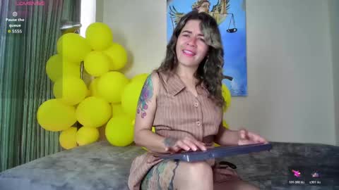 Snapshot of oriana_thomson2 chatting on May 20, 2026, 4:02 pm Oriana online show from May 20, 2026, 4:02 pm