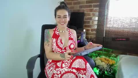 Snapshot of oriana_thomson2 chatting on June 2, 2026, 6:32 pm Oriana online show from June 2, 2026, 6:32 pm