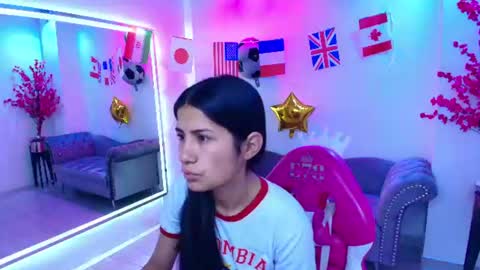 Snapshot of oriana_wood chatting on July 16, 2026, 11:38 am Oriana online show from July 16, 2026, 11:38 am
