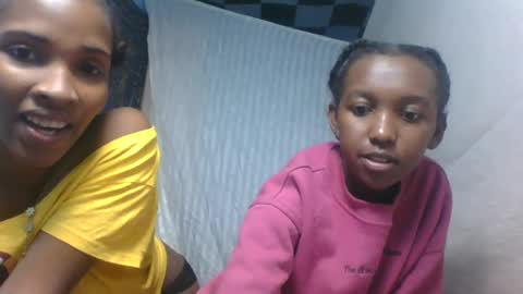Snapshot of orianie064 chatting on June 25, 2026, 5:12 am orianie064 online show from June 25, 2026, 5:12 am