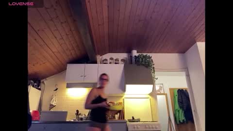 orimalike online show from December 1, 2024, 4:40 pm