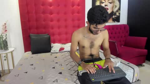 orion y perla online show from February 7, 2025, 10:09 pm