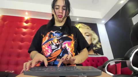 orion y perla online show from February 18, 2025, 10:16 am