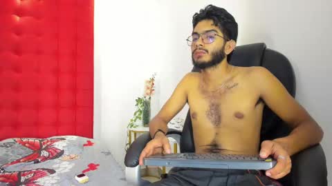 orion y perla online show from March 11, 2025, 8:30 am