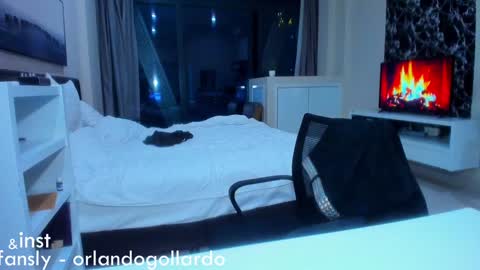 Fansly and Instagram -  online show from January 26, 2025, 1:25 pm