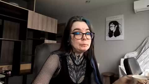 Milana online show from October 28, 2025, 7:12 am