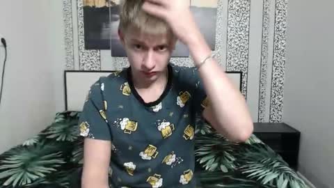 Snapshot of oscar_bell chatting on October 26, 2025, 8:26 pm Oscar online show from October 26, 2025, 8:26 pm