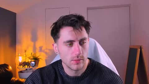 Oscar online show from November 16, 2025, 9:42 pm