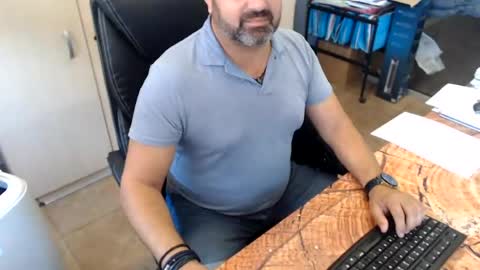 Snapshot of oscar_msng chatting on July 17, 2026, 4:34 pm Oscar online show from July 17, 2026, 4:34 pm