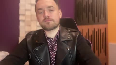 Snapshot of oscarsavage chatting on January 31, 2025, 5:32 pm Oscar Steel Savage online show from January 31, 2025, 5:32 pm