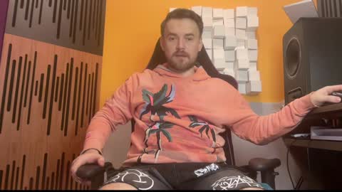 Snapshot of oscarsavage chatting on February 2, 2025, 6:31 pm Oscar Steel Savage online show from February 2, 2025, 6:31 pm