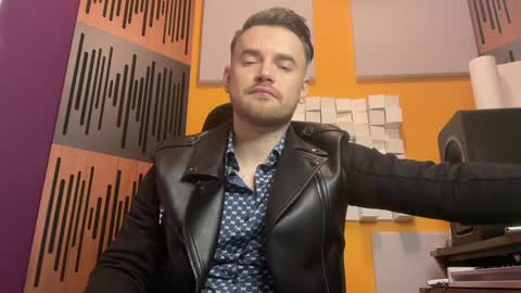 Snapshot of oscarsavage chatting on February 5, 2025, 7:20 pm Oscar Steel Savage online show from February 5, 2025, 7:20 pm