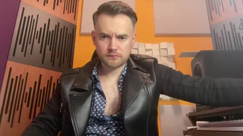 Snapshot of oscarsavage chatting on February 6, 2025, 1:27 am Oscar Steel Savage online show from February 6, 2025, 1:27 am