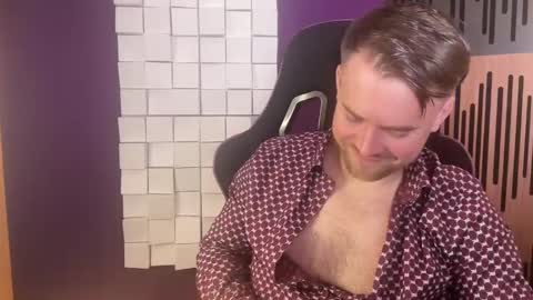 Snapshot of oscarsavage chatting on February 7, 2025, 11:24 pm Oscar Steel Savage online show from February 7, 2025, 11:24 pm