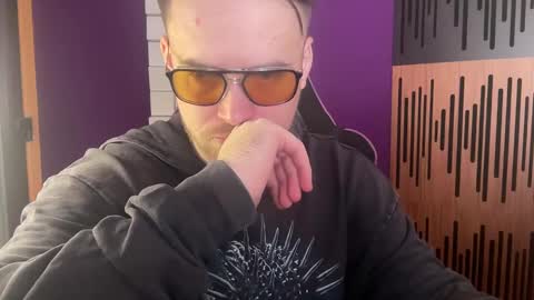 Snapshot of oscarsavage chatting on February 8, 2025, 4:25 pm Oscar Steel Savage online show from February 8, 2025, 4:25 pm