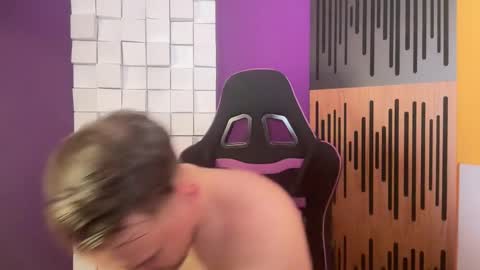 Snapshot of oscarsavage chatting on February 9, 2025, 11:04 pm Oscar Steel Savage online show from February 9, 2025, 11:04 pm