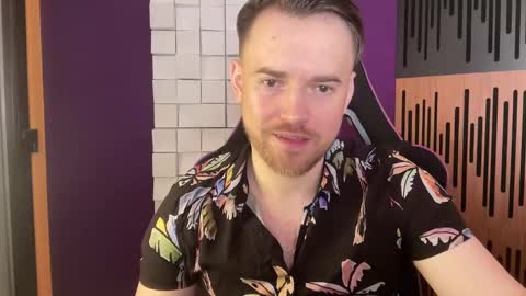 Snapshot of oscarsavage chatting on February 10, 2025, 5:19 pm Oscar Steel Savage online show from February 10, 2025, 5:19 pm