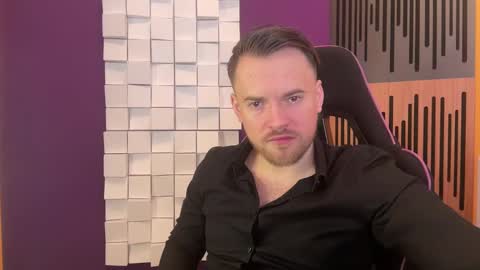 Snapshot of oscarsavage chatting on February 12, 2025, 5:48 pm Oscar Steel Savage online show from February 12, 2025, 5:48 pm