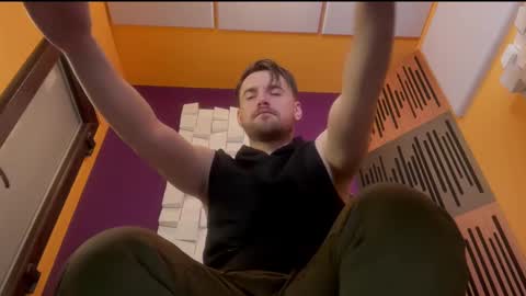 Snapshot of oscarsavage chatting on February 25, 2025, 4:24 am Oscar Steel Savage online show from February 25, 2025, 4:24 am