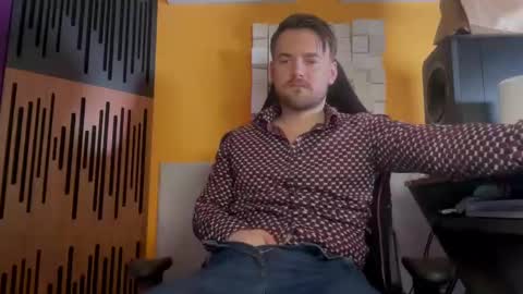 Snapshot of oscarsavage chatting on February 28, 2025, 10:28 pm Oscar Steel Savage online show from February 28, 2025, 10:28 pm