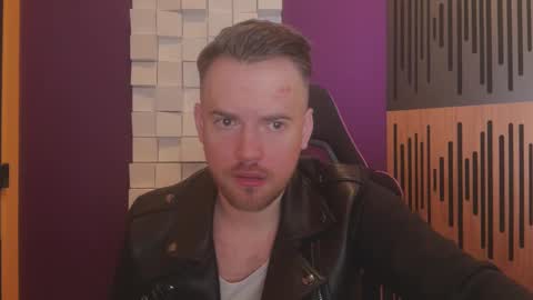 Snapshot of oscarsavage chatting on March 9, 2025, 9:36 pm Oscar Steel Savage online show from March 9, 2025, 9:36 pm