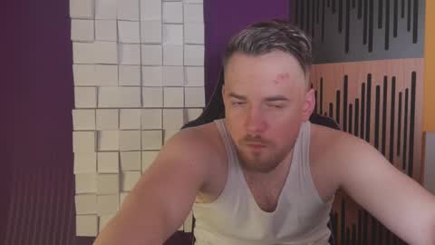 Snapshot of oscarsavage chatting on March 10, 2025, 12:40 am Oscar Steel Savage online show from March 10, 2025, 12:40 am